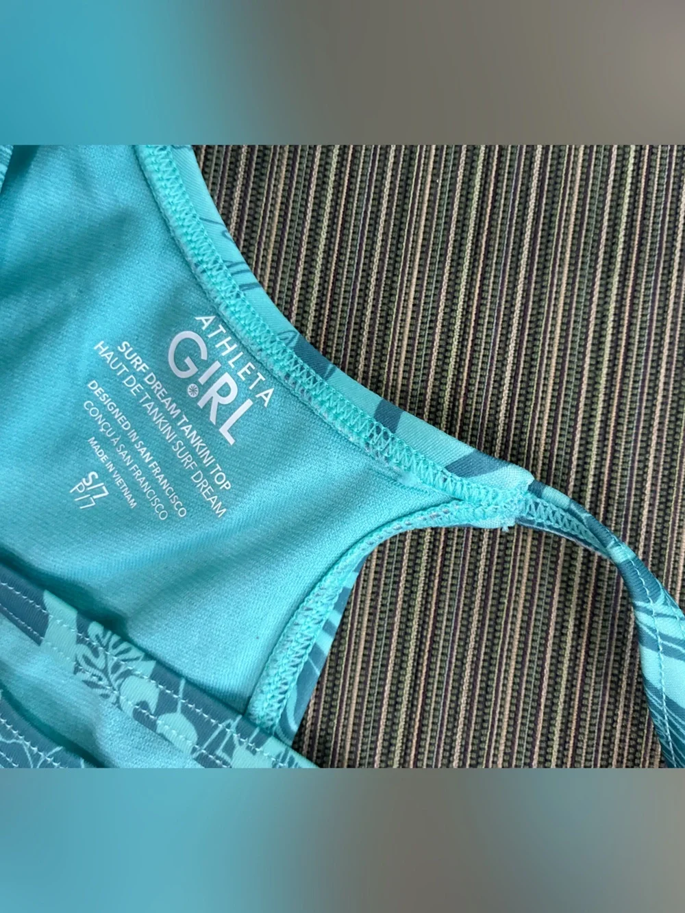 Athleta girl S 7 Turquoise Floral swim surf dream tankini Top beach pool active